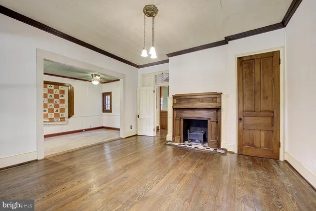 $699,000 | 111 Grove Avenue, Washington Grove, MD 20880