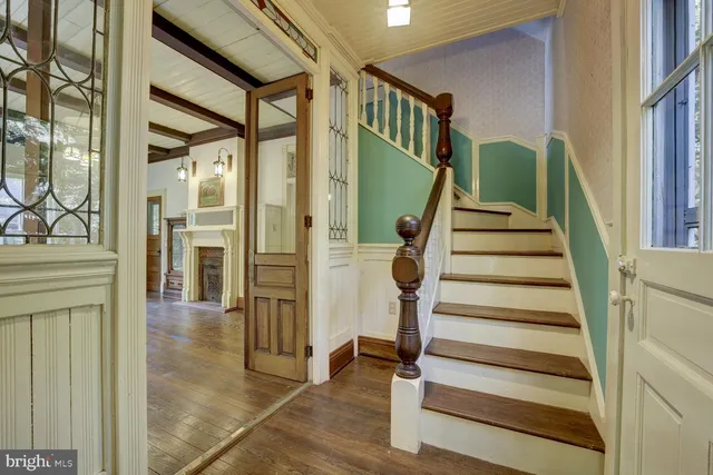 $699,000 | 111 Grove Avenue, Washington Grove, MD 20880