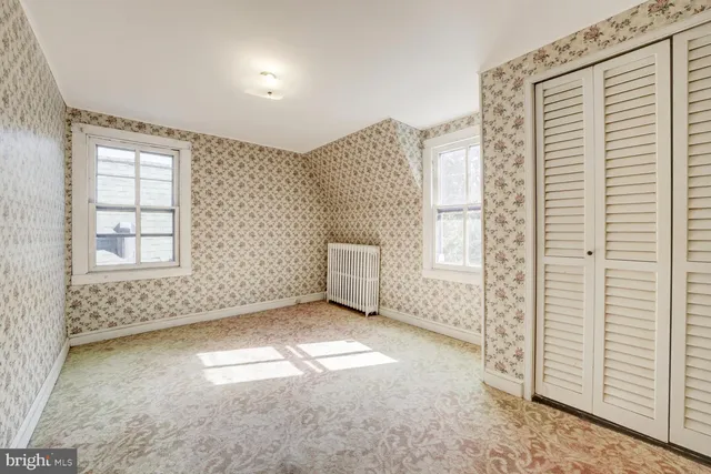 $699,000 | 111 Grove Avenue, Washington Grove, MD 20880