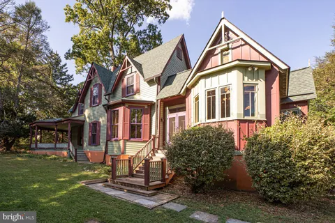 $699,000 | 111 Grove Avenue, Washington Grove, MD 20880