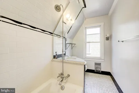 $699,000 | 111 Grove Avenue, Washington Grove, MD 20880