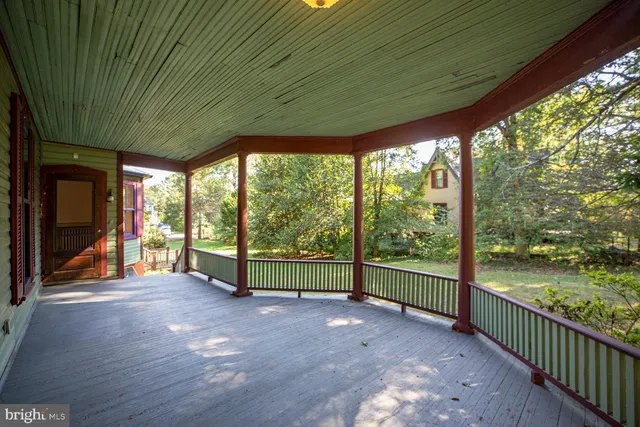 $699,000 | 111 Grove Avenue, Washington Grove, MD 20880