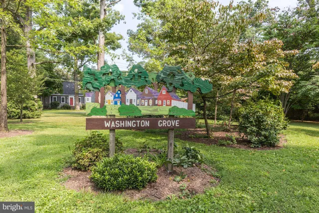 $699,000 | 111 Grove Avenue, Washington Grove, MD 20880