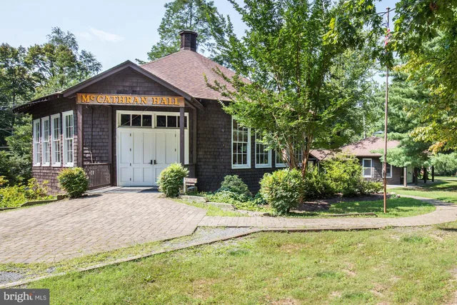 $699,000 | 111 Grove Avenue, Washington Grove, MD 20880