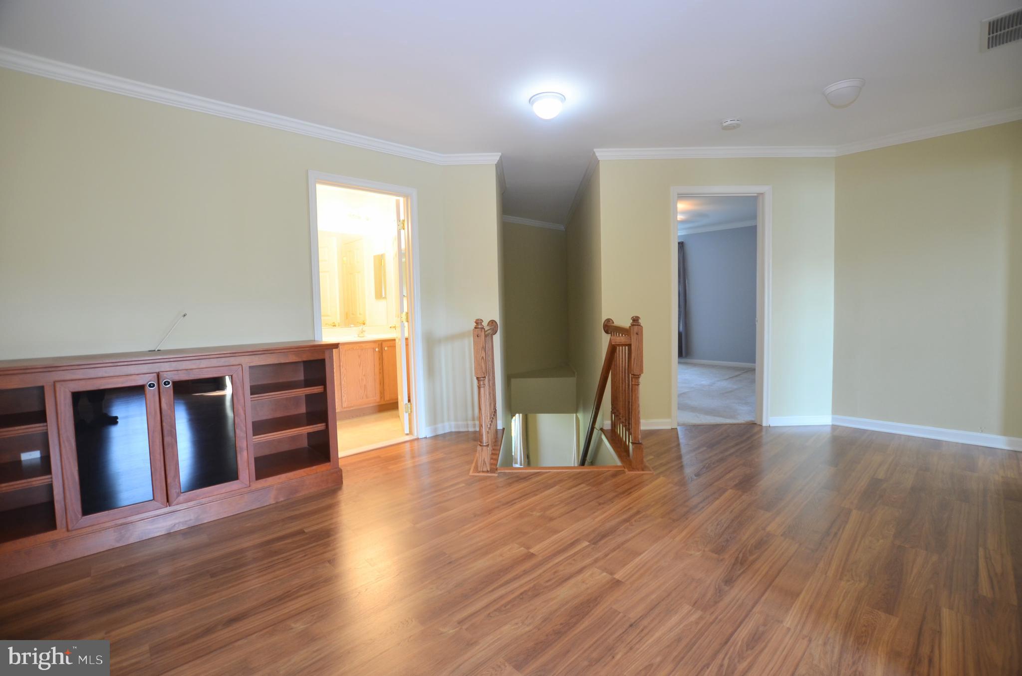 341 Pierce Run Newark, DE 19702 - Photo 26 of 40 2nd Floor Landing
