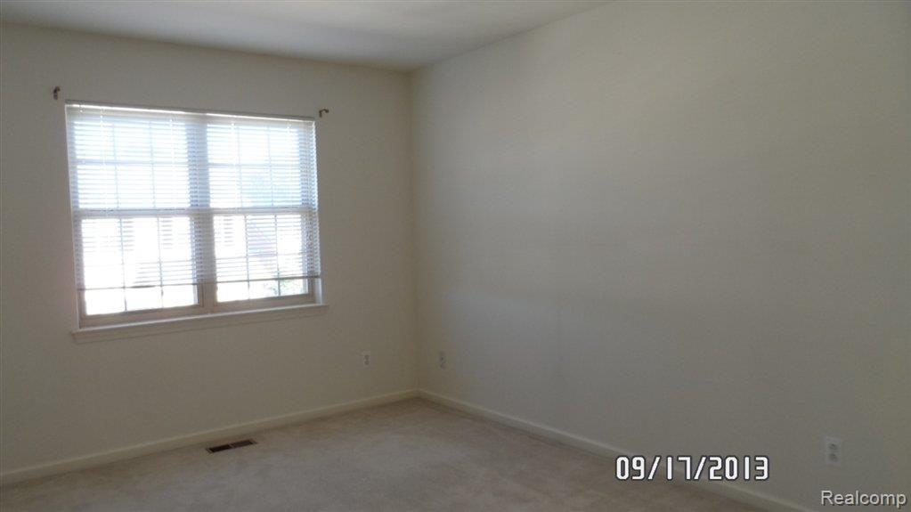 16912 Farmington Road Livonia, MI 48154 - Photo 9 of 20 SAM_7263.JPG