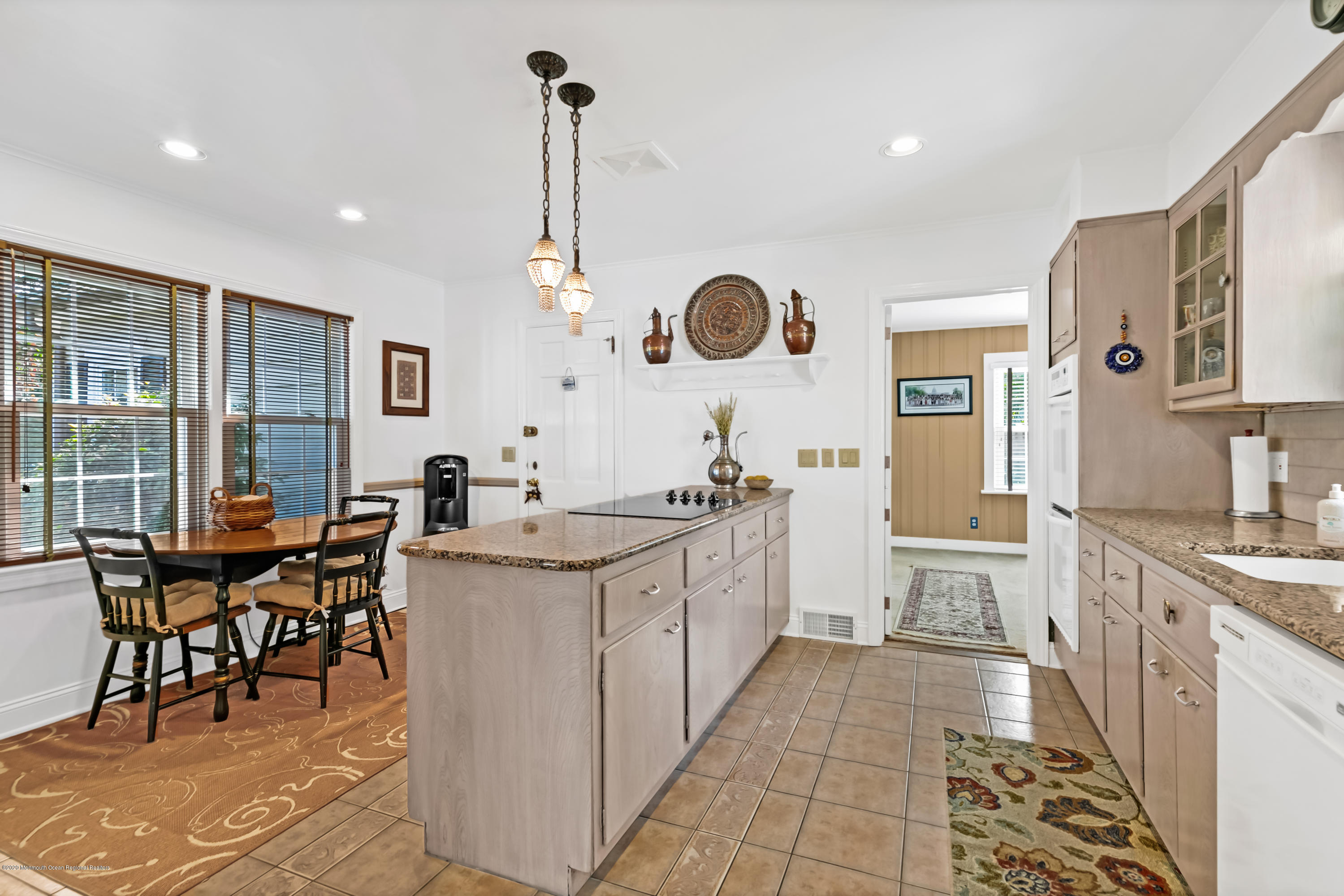 37 Robin Road Rumson, NJ 07760 - Photo 7 of 24 37 Robin Rd Rumson NJ 07760-print-015-01