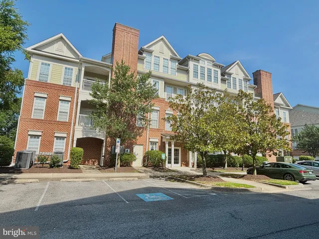 $427,400 | 600 Edelen Station Place, Unit 7402, La Plata, MD 20646