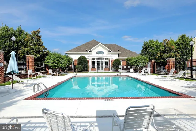 $427,400 | 600 Edelen Station Place, Unit 7402, La Plata, MD 20646