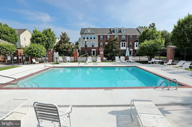 $427,400 | 600 Edelen Station Place, Unit 7402, La Plata, MD 20646
