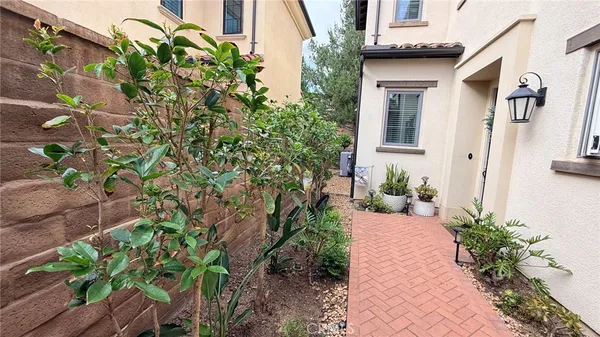 $5,500 | 55 Farmhand, Irvine, CA 92602