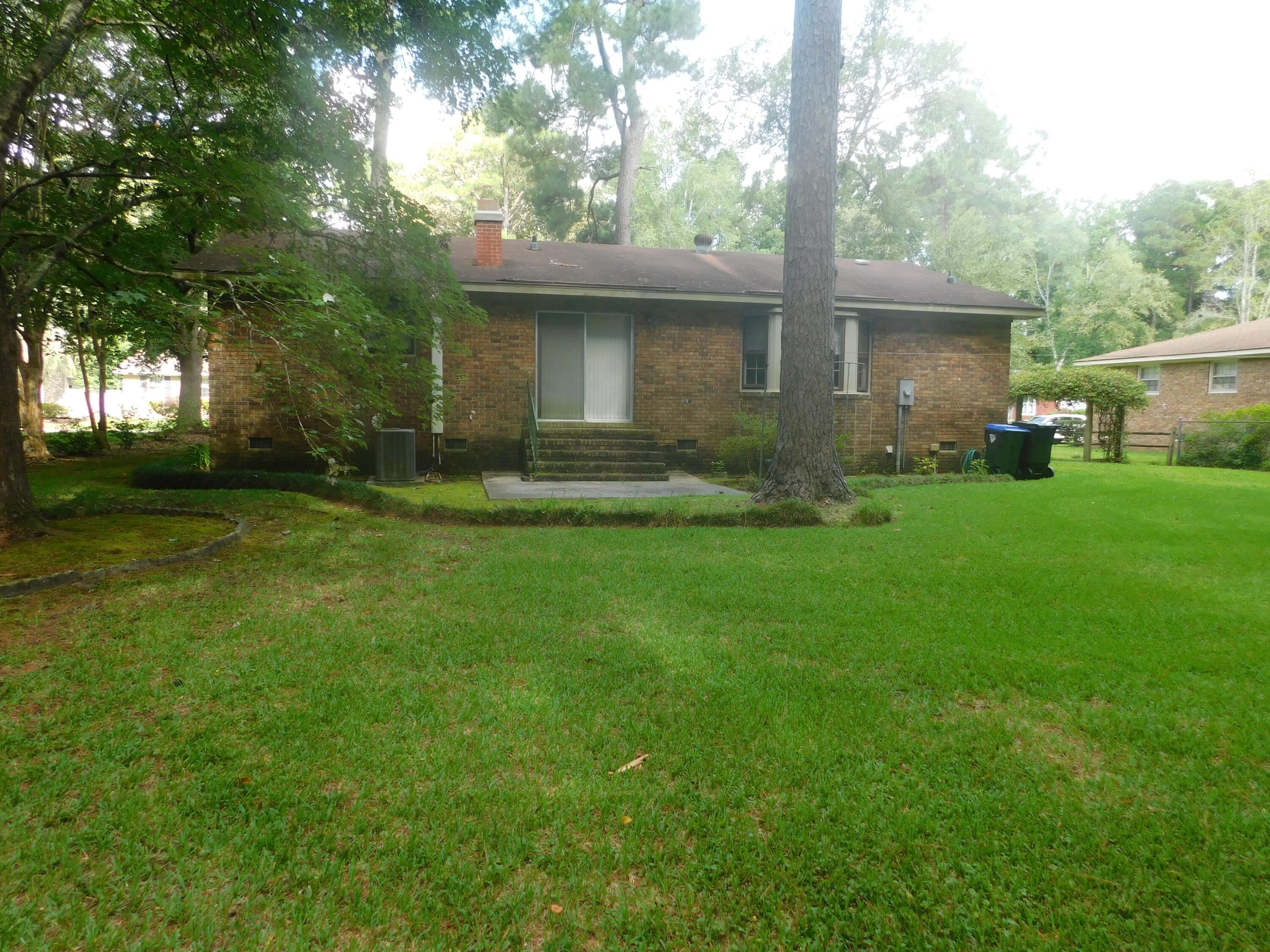 318 Heber Road Summerville, SC 29485 - Photo 6 of 21 DSCN0373