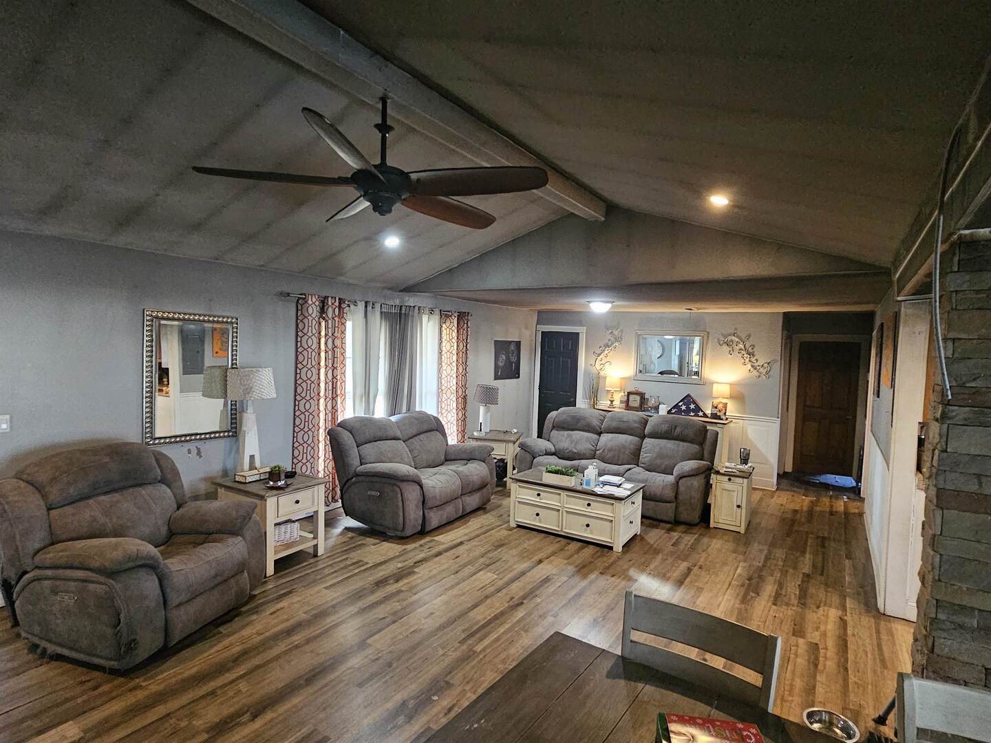 686 Airport Road Metropolis, IL 62960 - Photo 2 of 19 a living room with furniture and a large window
