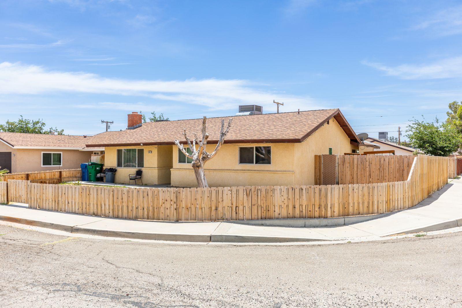 1241 West Iowa Avenue Ridgecrest, CA 93555 - Photo 3 of 33