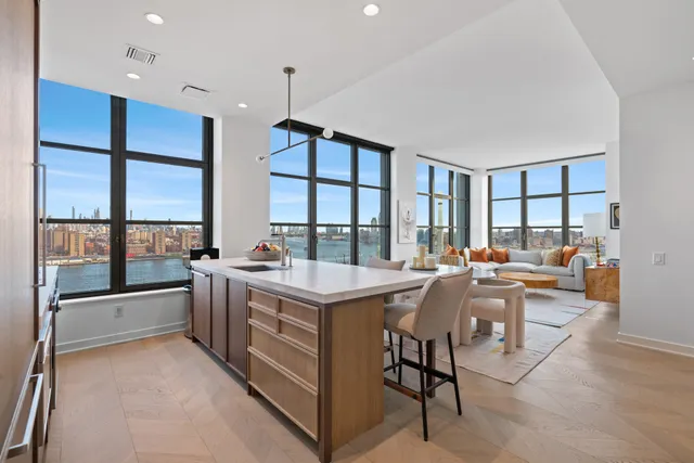 $3,250,000 | 180 Front Street, Unit 17E | DUMBO