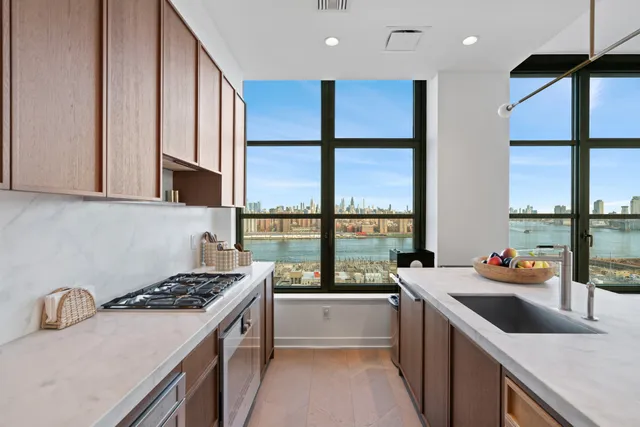 $3,250,000 | 180 Front Street, Unit 17E | DUMBO