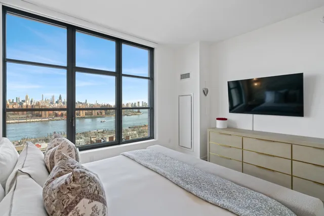 $3,250,000 | 180 Front Street, Unit 17E | DUMBO