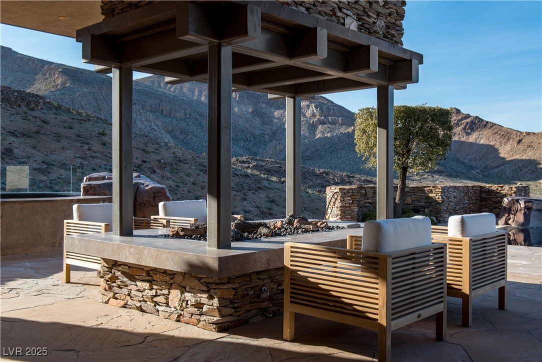 5 Promontory Pointe Lane Las Vegas, NV 89135 - Photo 2 of 42