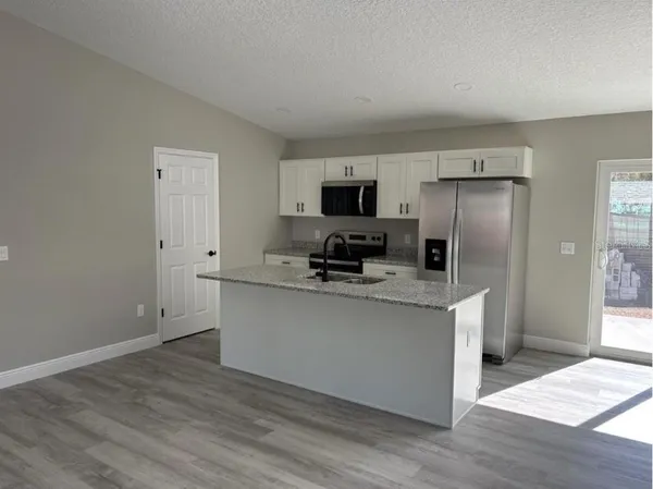 $1,550 | 2434 West Menores Drive, Citrus Springs, FL 34434