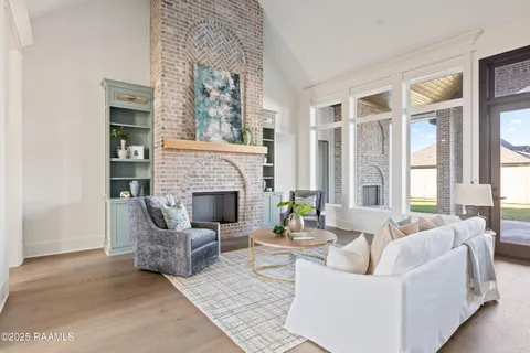 $872,000 | 202 Sabal Grv Lane, Youngsville, LA 70592