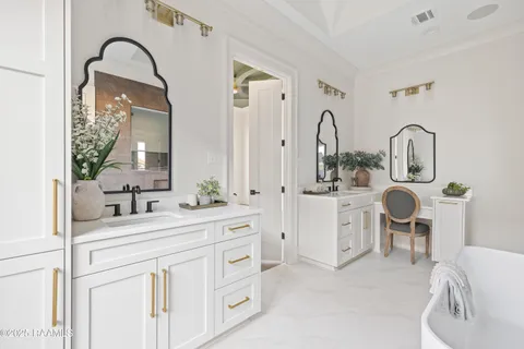 $872,000 | 202 Sabal Grv Lane, Youngsville, LA 70592