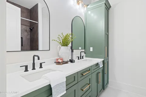 $872,000 | 202 Sabal Grv Lane, Youngsville, LA 70592