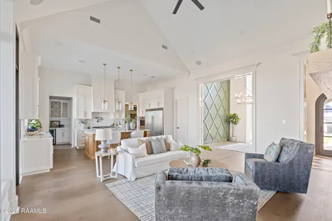 $872,000 | 202 Sabal Grv Lane, Youngsville, LA 70592