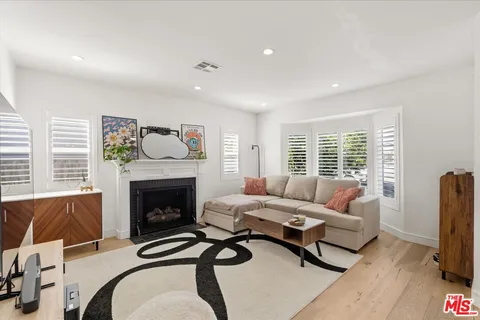$1,675,000 | 2522 South Bundy Drive, Los Angeles, CA 90064