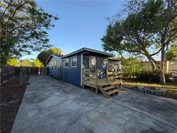 $1,550 | 4925 Jo Ann Street, Corpus Christi, TX 78415