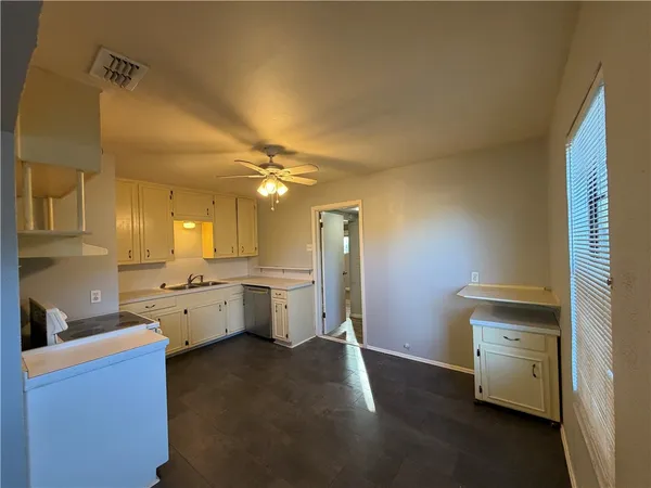 $1,550 | 4925 Jo Ann Street, Corpus Christi, TX 78415