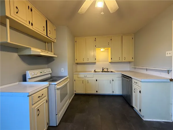 $1,550 | 4925 Jo Ann Street, Corpus Christi, TX 78415
