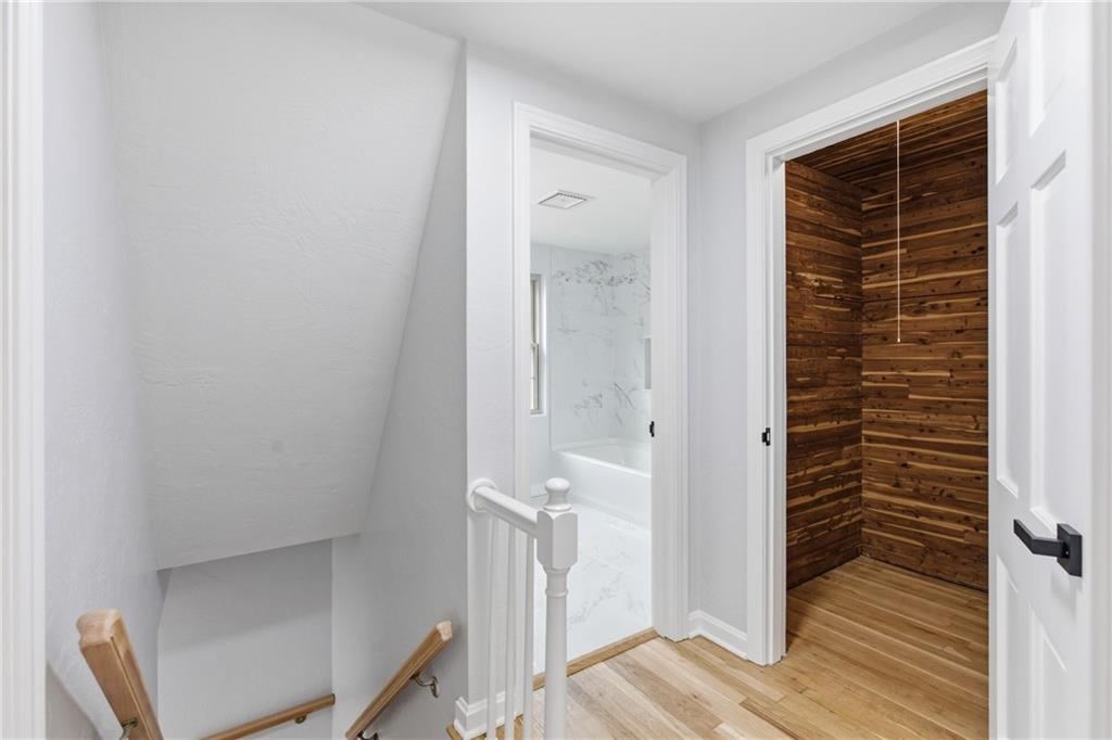 772 Scott Road Pittsburgh, PA 15228 - Photo 12 of 30