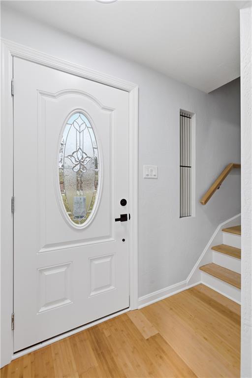 772 Scott Road Pittsburgh, PA 15228 - Photo 4 of 30