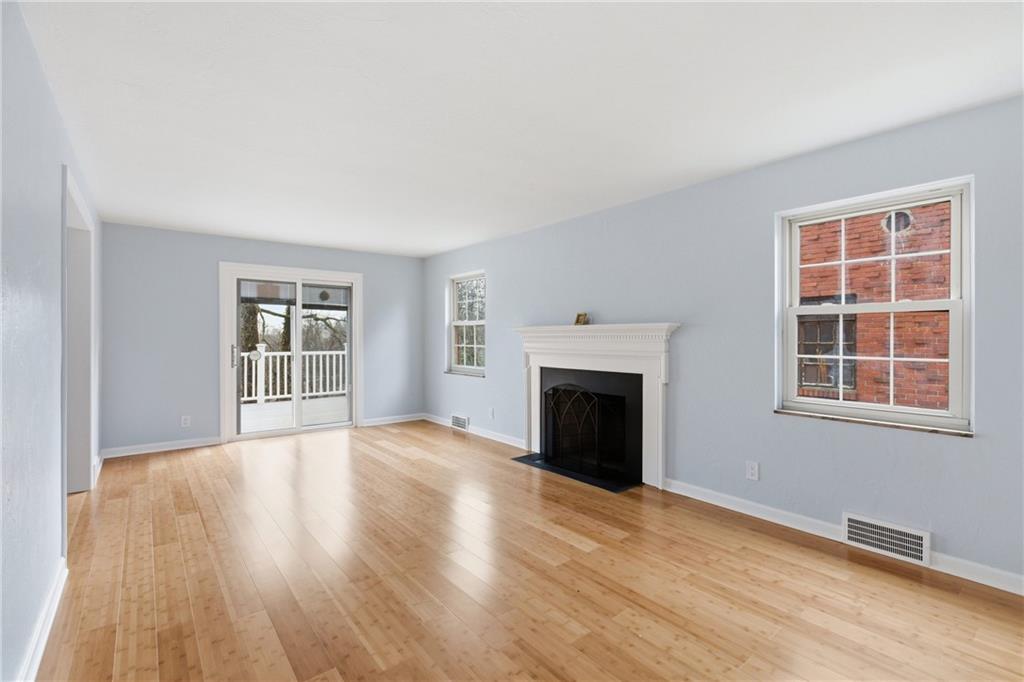 772 Scott Road Pittsburgh, PA 15228 - Photo 5 of 30