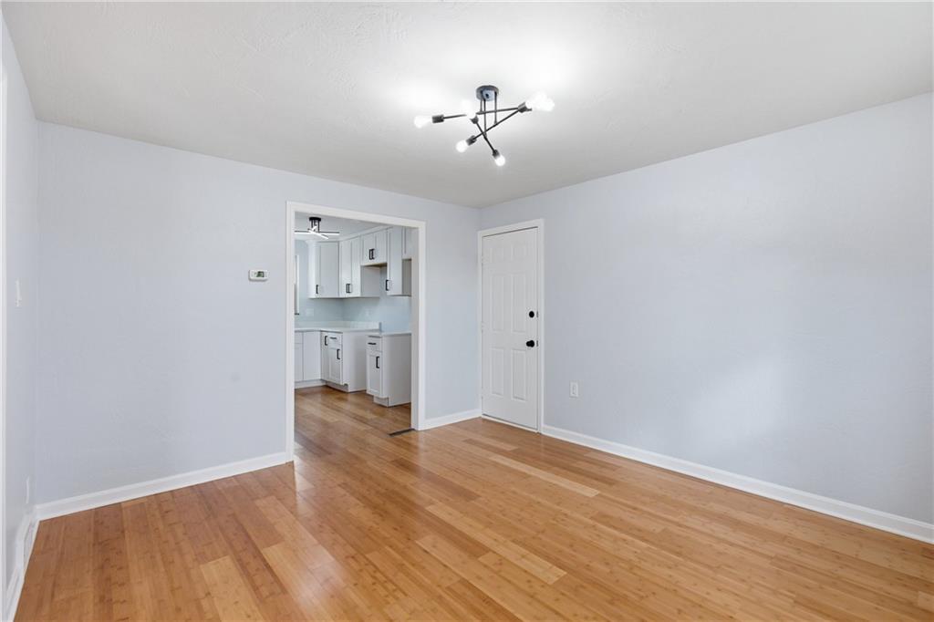 772 Scott Road Pittsburgh, PA 15228 - Photo 7 of 30