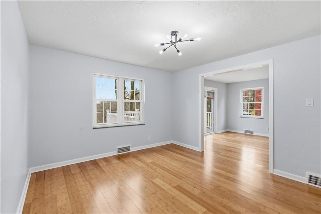 772 Scott Road Pittsburgh, PA 15228 - Photo 9 of 30