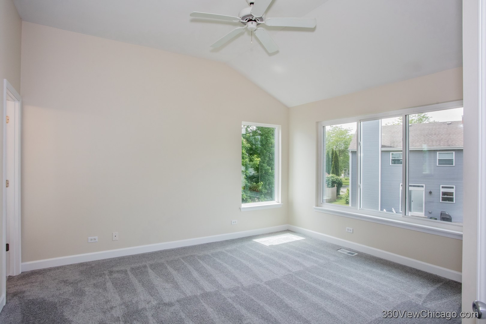 305 West Applegate Court Round Lake, IL 60073 - Photo 21 of 32