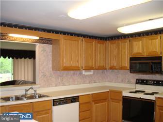1007 Augusta Circle Mount Laurel, NJ 08054 - Photo 5 of 7 Kitchen