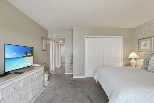 $7,500 | 1050 Longboat Club Road, Unit 702, Longboat Key, FL 34228