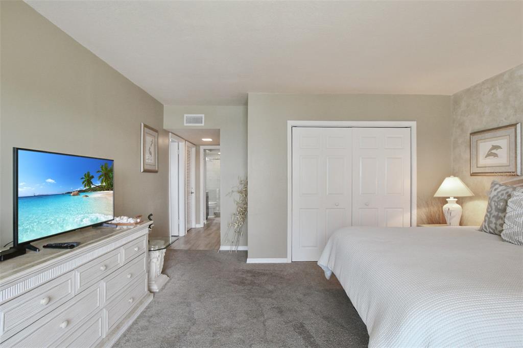 1050 Longboat Club Road, Unit 702 Longboat Key, FL 34228 - Photo 15 of 46