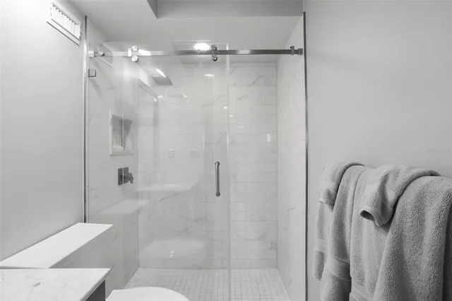 $7,500 | 1050 Longboat Club Road, Unit 702, Longboat Key, FL 34228