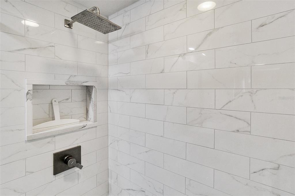 1050 Longboat Club Road, Unit 702 Longboat Key, FL 34228 - Photo 18 of 46