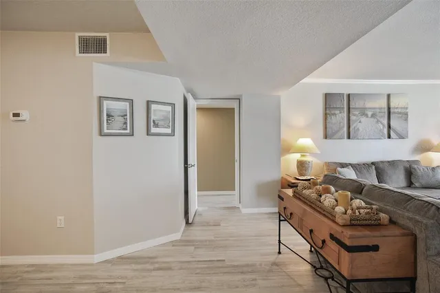 $7,500 | 1050 Longboat Club Road, Unit 702, Longboat Key, FL 34228