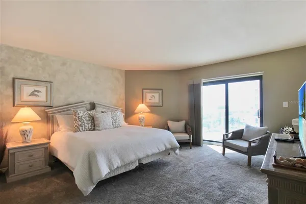 $7,500 | 1050 Longboat Club Road, Unit 702, Longboat Key, FL 34228