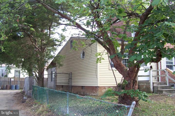 1515 Minnesota Road Camden, NJ 08104 - Photo 3 of 14 Side