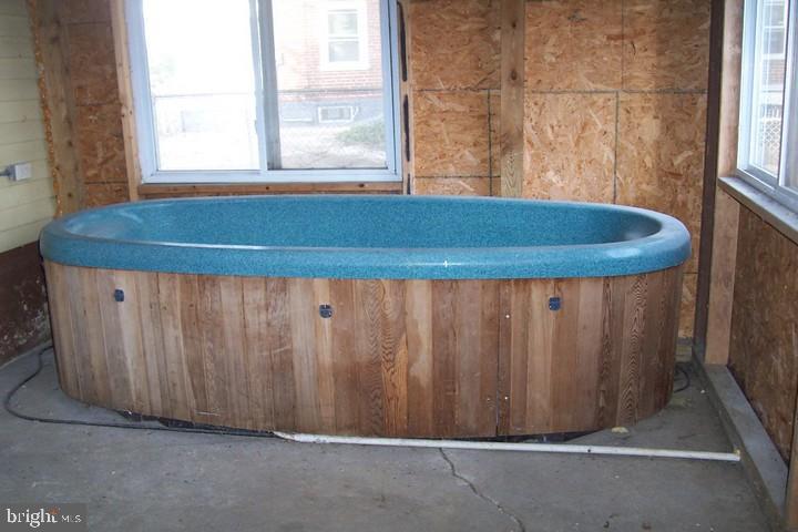 1515 Minnesota Road Camden, NJ 08104 - Photo 10 of 14 Jacuzzi