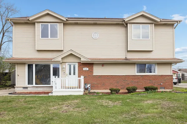 $400,000 | 9136 Pembroke Lane, Bridgeview, IL 60455