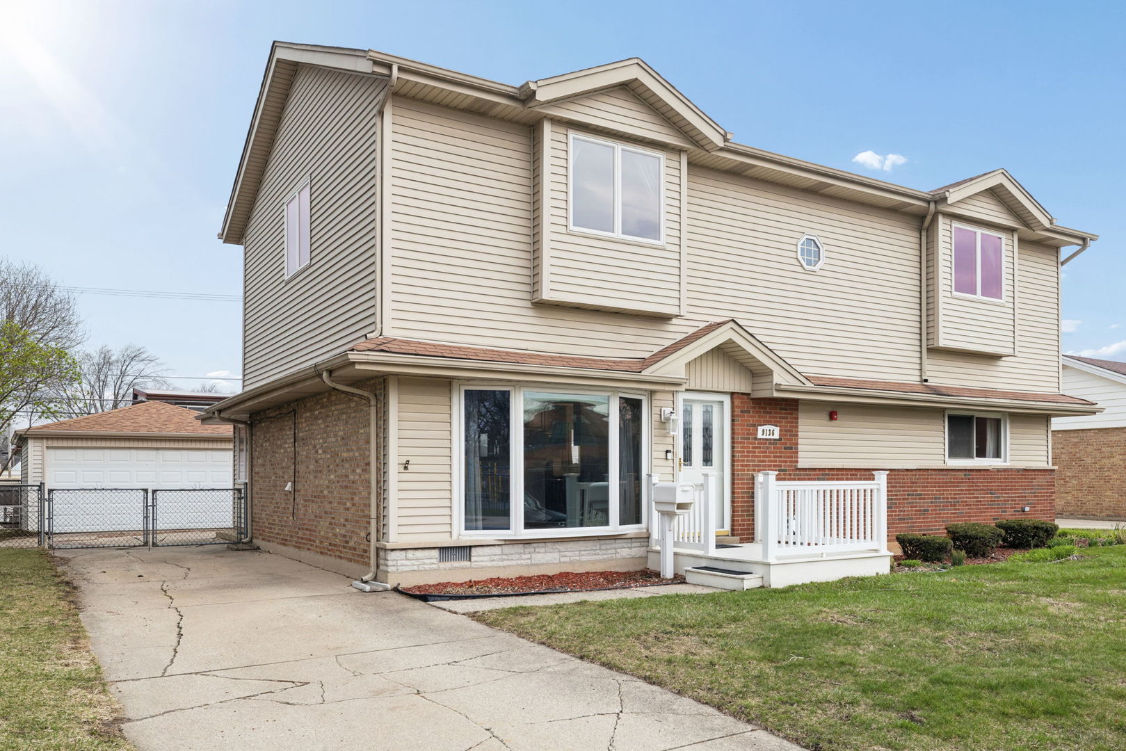 9136 Pembroke Lane Bridgeview, IL 60455 - Photo 2 of 30