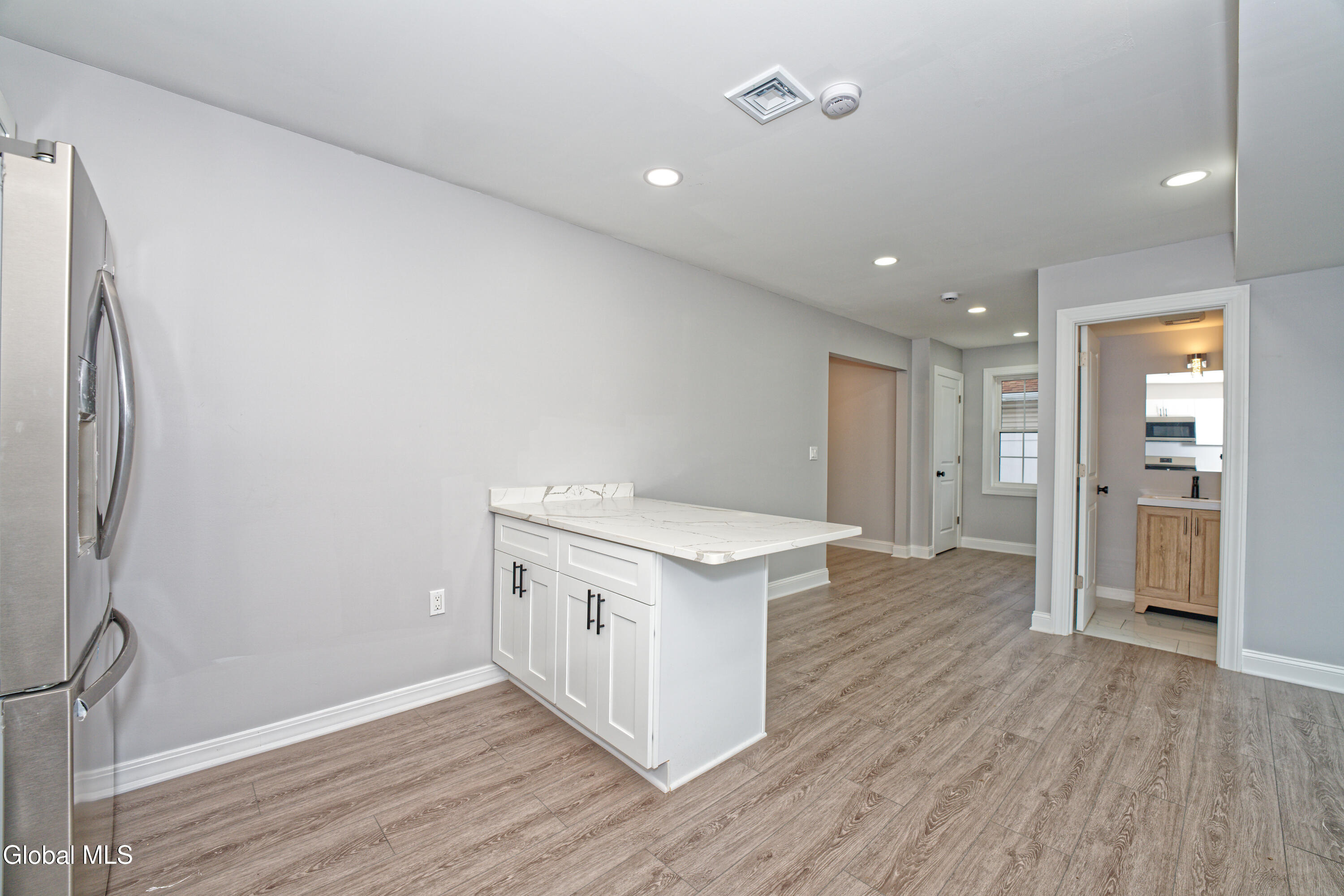 22 Natick Street Colonie, NY 12205 - Photo 11 of 29 2 Kitchen 3