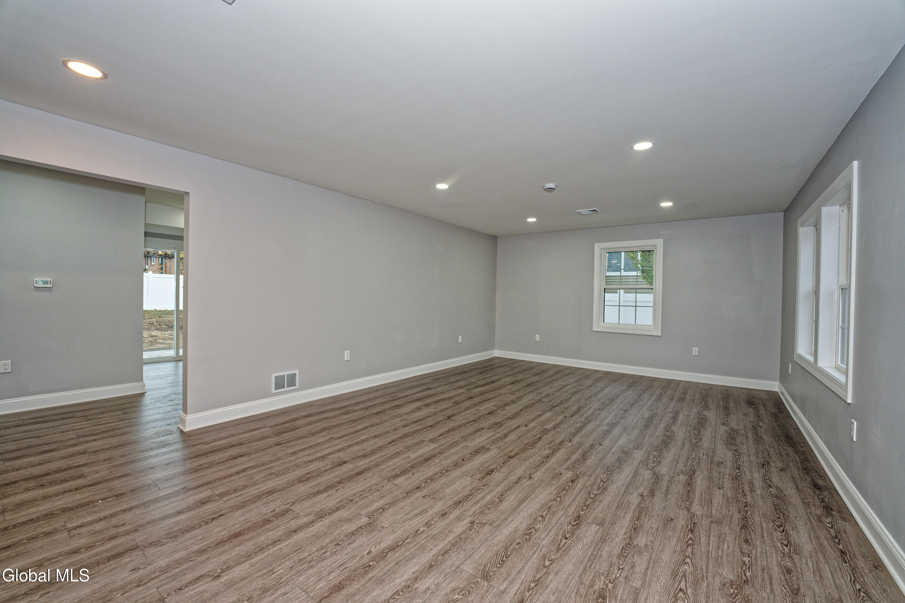 22 Natick Street Colonie, NY 12205 - Photo 6 of 29 1 Livingroom 2